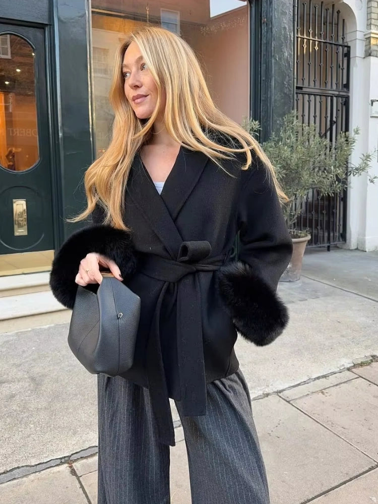 Elegancki Płaszcz z Sznurowaniem dla Kobiet – Stylowy Płaszcz Zimowy na Chic Wygląd, Dostępny w Różnych Rozmiarach