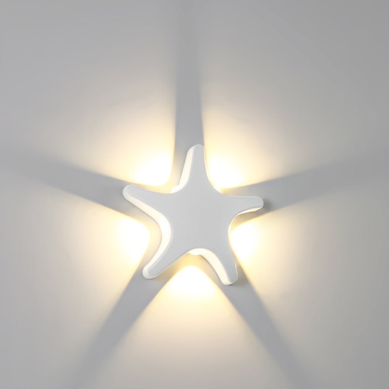 LumiStar - Wodoodporna Lampa LED na Ścianę z Eleganckim Aluminiowym Wykończeniem do Zewnętrznych Przestrzeni