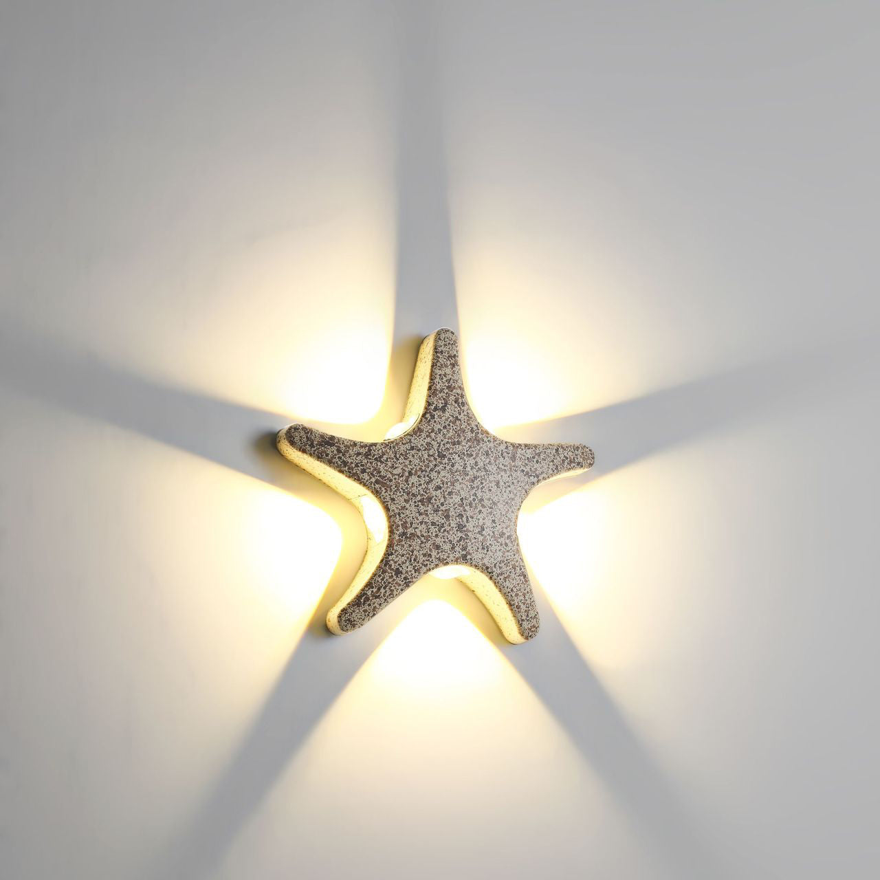 LumiStar - Wodoodporna Lampa LED na Ścianę z Eleganckim Aluminiowym Wykończeniem do Zewnętrznych Przestrzeni