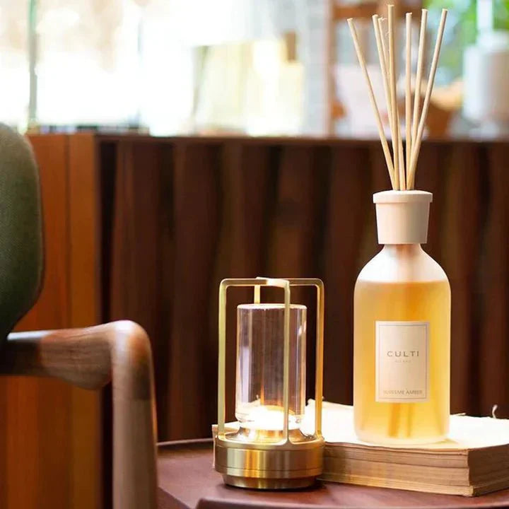 Bezprzewodowa lampa z kryształowym kloszem