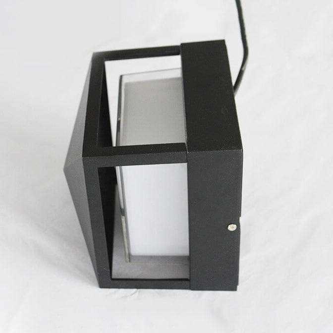 BrightGuard - Wytrzymała Lampa LED do Użytku Zewnętrznego - Eleganckie i Odporne na Warunki Atmosferyczne Oświetlenie