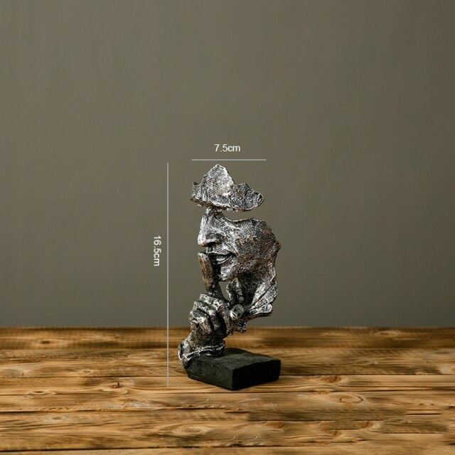 Trzy mądre małpki – rzeźba z głębokim przesłaniem