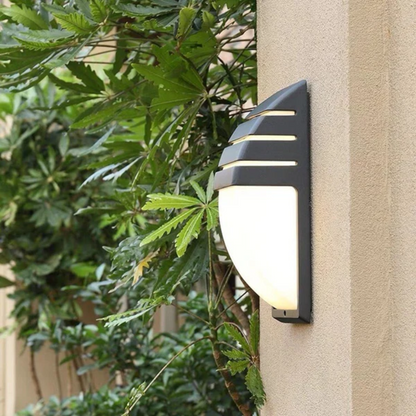 Lampa ścienna zewnętrzna Zymor z czujnikiem ruchu