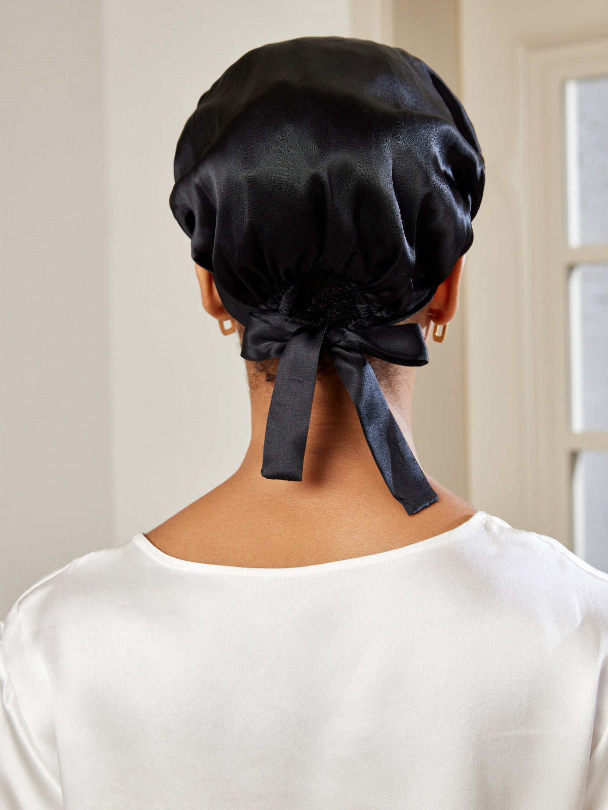 SilkCrown - Klasyczna jedwabna czapka do snu z elegancką wstążką