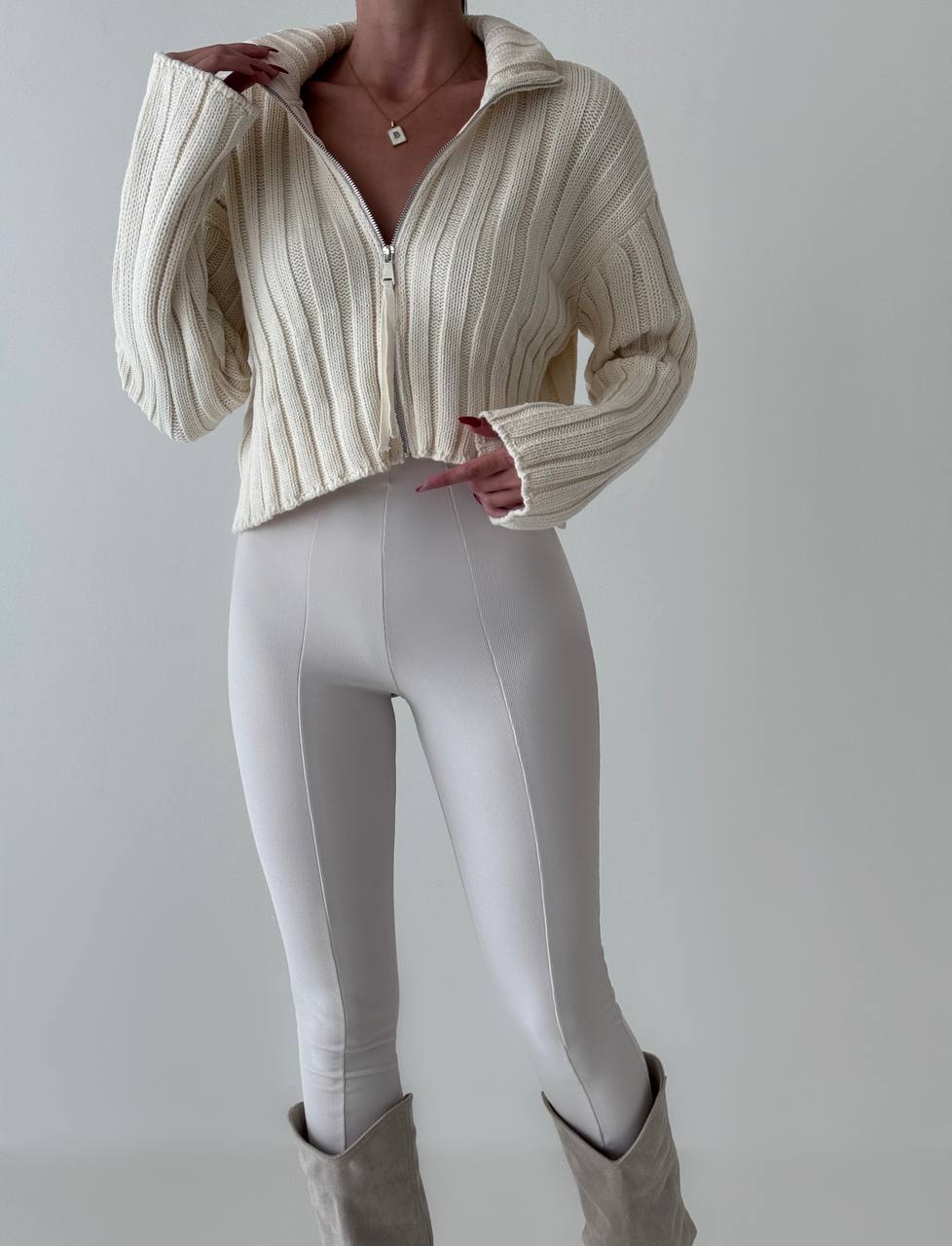 Lotte | Czarny Sweter z Suwakiem