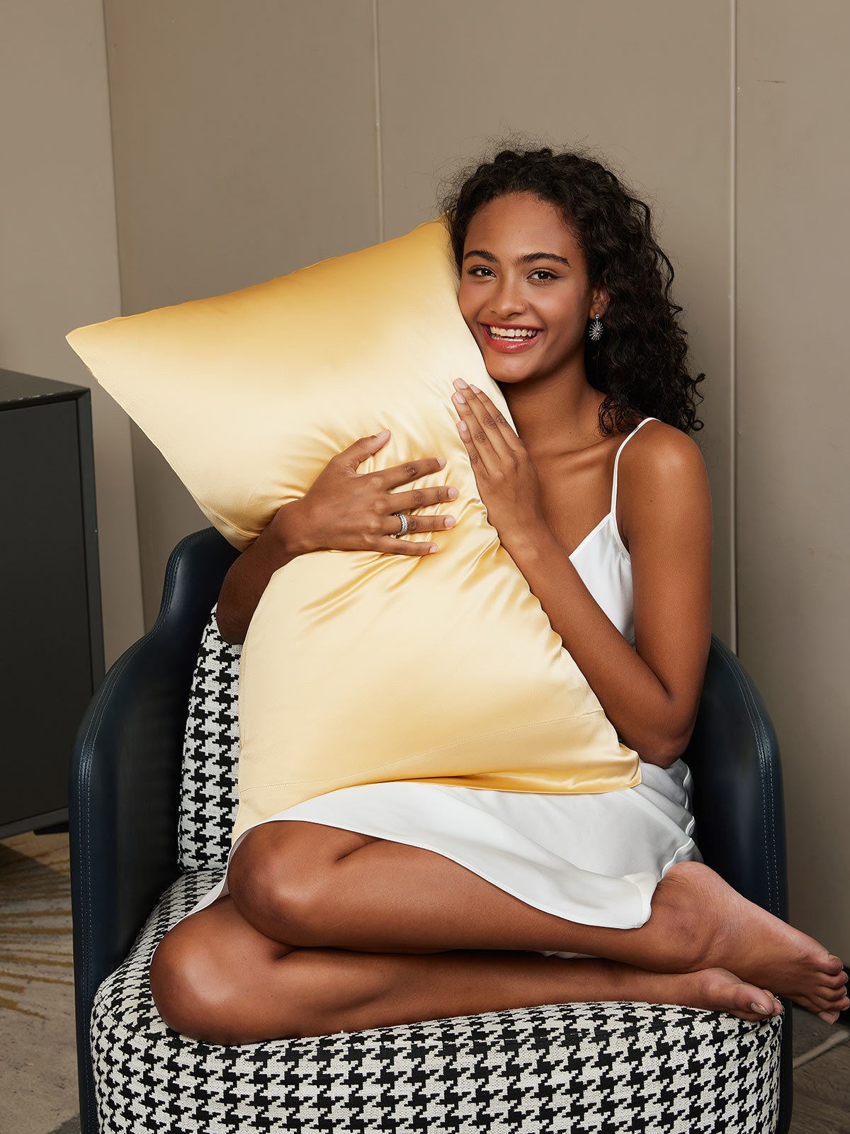 PureSilk - Poszewka na poduszkę z jedwabiu morwowego z zapięciem kopertowym" 

Rewritten Title: "PureSilk - Poszewka na poduszkę z jedwabiu morwowego z eleganckim zapięciem kopertowym