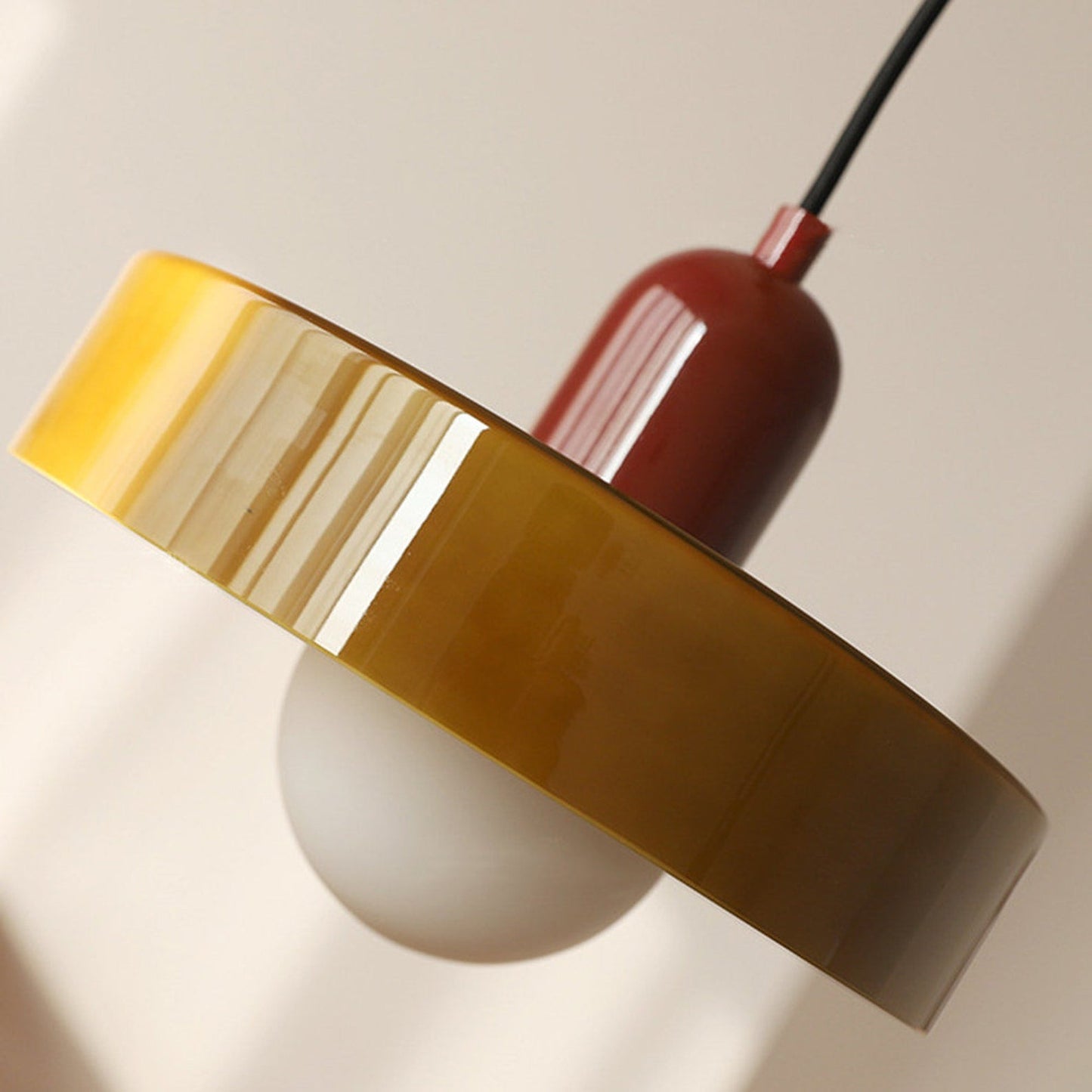 Bauhaus Stylowa Lampa Wisząca z Wibracjami