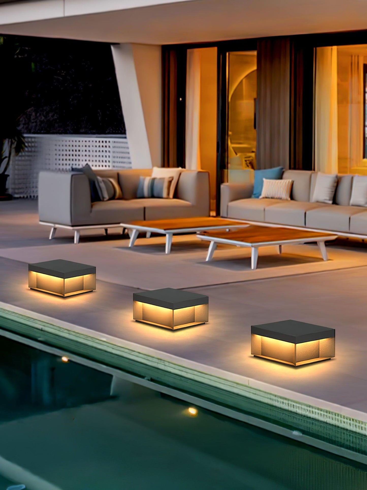 EverLume - Elegancka Lampa Słoneczna do Ogrodu - Matowa Osłona Akrylowa i Wytrzymała Konstrukcja