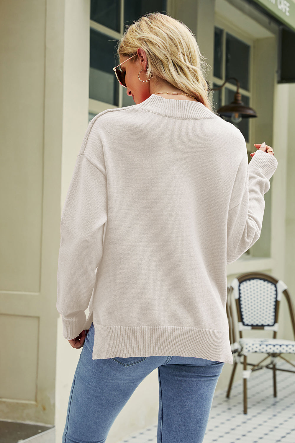 LIVIA – Sweter z ustnym nadrukiem w różnych kolorach