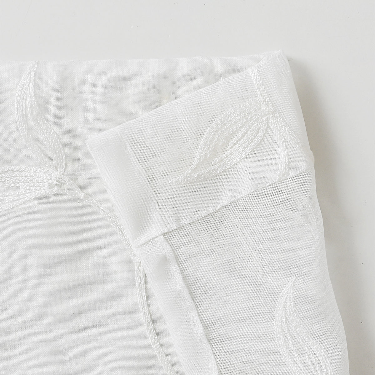 Nowoczesna elegancja z floralnym akcentem