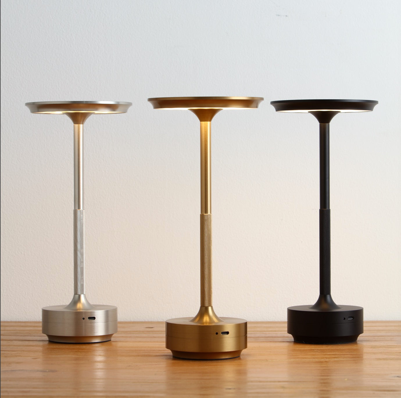 ClarityGlow Luksusowa Edycja | Bezprzewodowa Lampa LED do Stołu