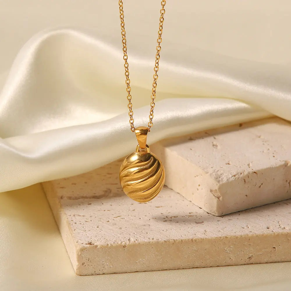 Nora – Elegancki pozłacany naszyjnik w kształcie spirali