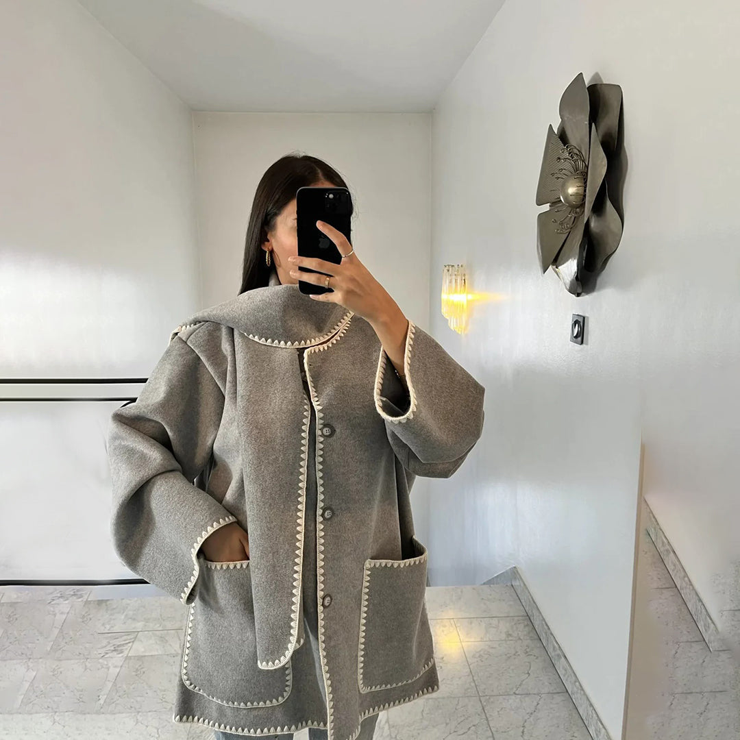 LATRICE - Stylowy Płaszcz z Szalem