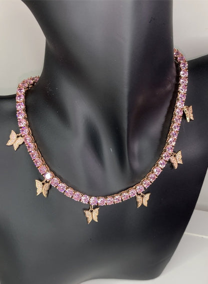 Luna – Elegancki naszyjnik z subtelnym motylkiem