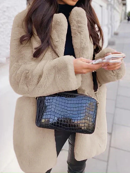 Nowoczesny damski płaszcz teddy - przytulny i stylowy