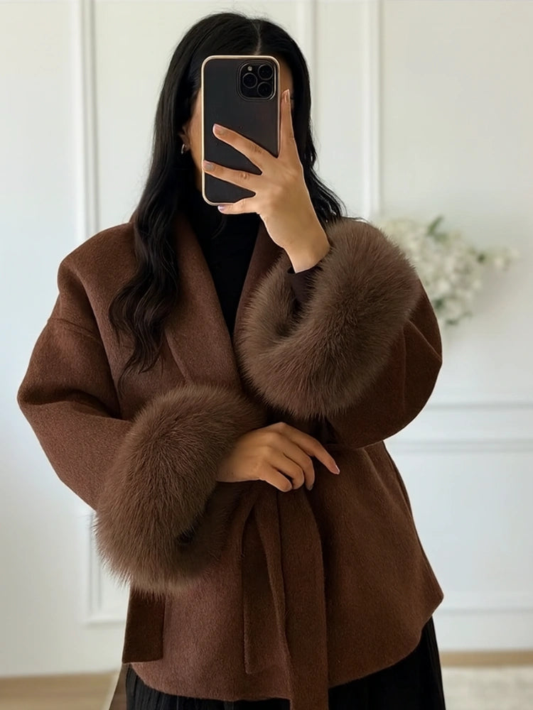 Elegancki Płaszcz z Sznurowaniem dla Kobiet – Stylowy Płaszcz Zimowy na Chic Wygląd, Dostępny w Różnych Rozmiarach