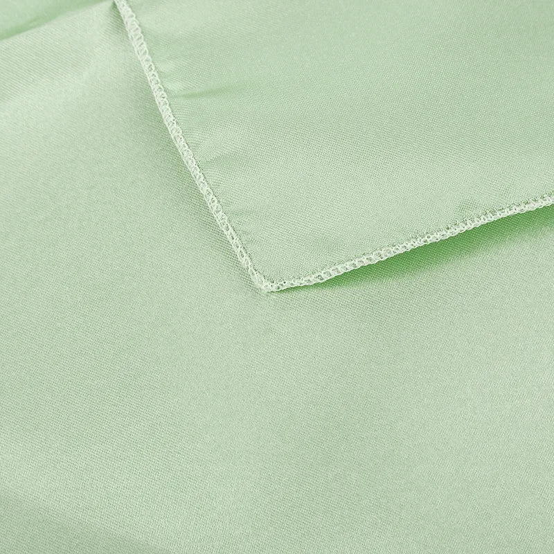 Zestaw 12 Luksusowych Satynowych Serwetek Świątecznych 30x30 cm – Idealne do Eleganckiej Dekoracji Stołu