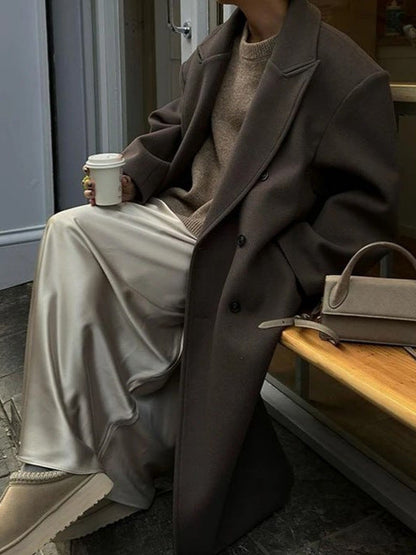 Modny, dwurzędowy oversize'owy płaszcz na jesień dla kobiet