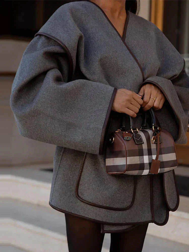 Szary Oversized Płaszcz Damski z Paskiem na Jesień