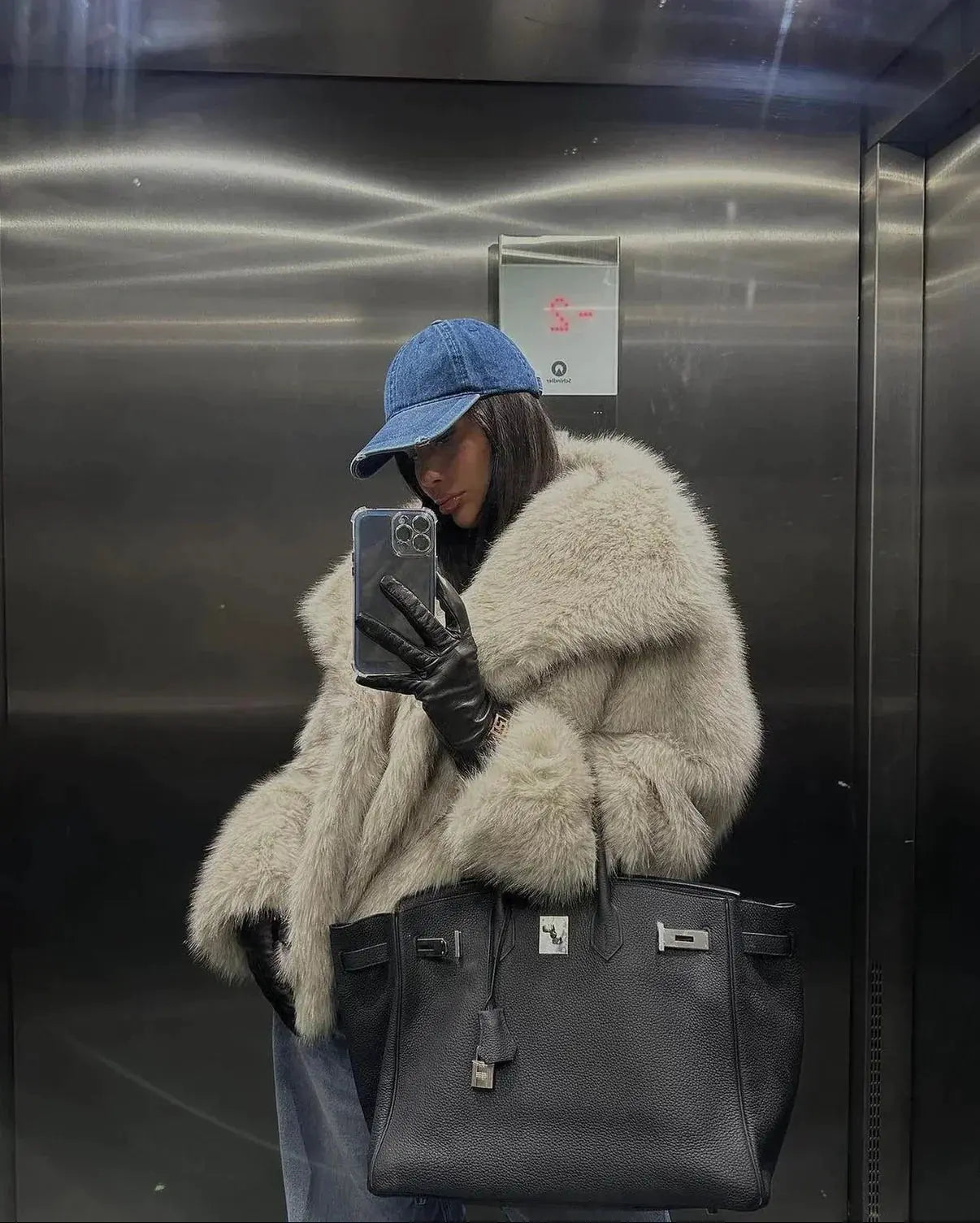 Stylowy Damski Płaszcz z Sztucznego Futra - Luksusowa Miękkość i Elegancja