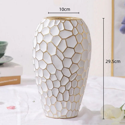 Stylowy ceramiczny wazon z złotym akcentem