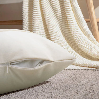 Beżowa Poduszka w Stylu Boho z Wzorem