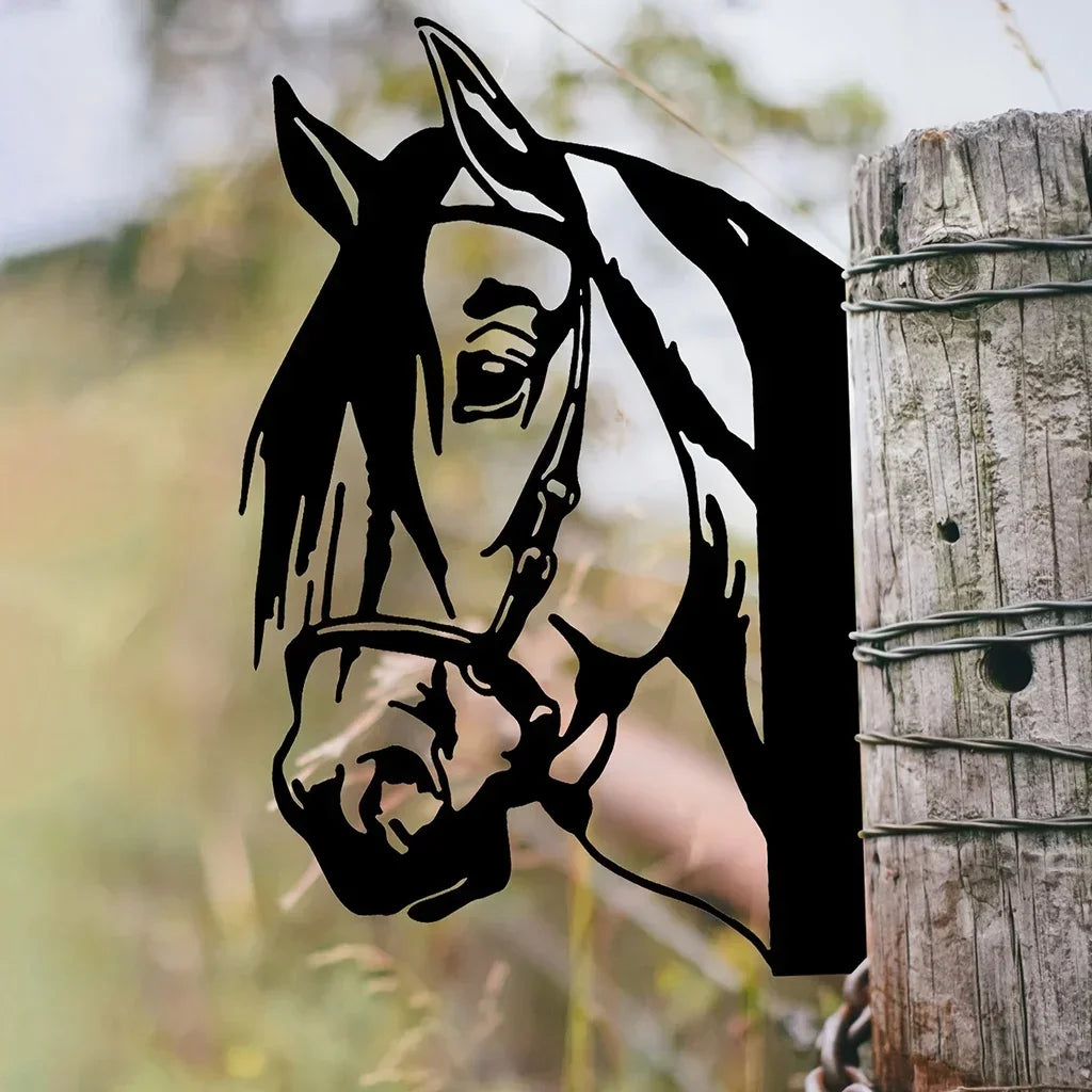 EquiElegance | Luksusowa Żelazna Sylwetka Konia do Dekoracji Ogrodu i Płotu