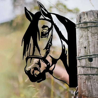 EquiElegance | Luksusowa Żelazna Sylwetka Konia do Dekoracji Ogrodu i Płotu