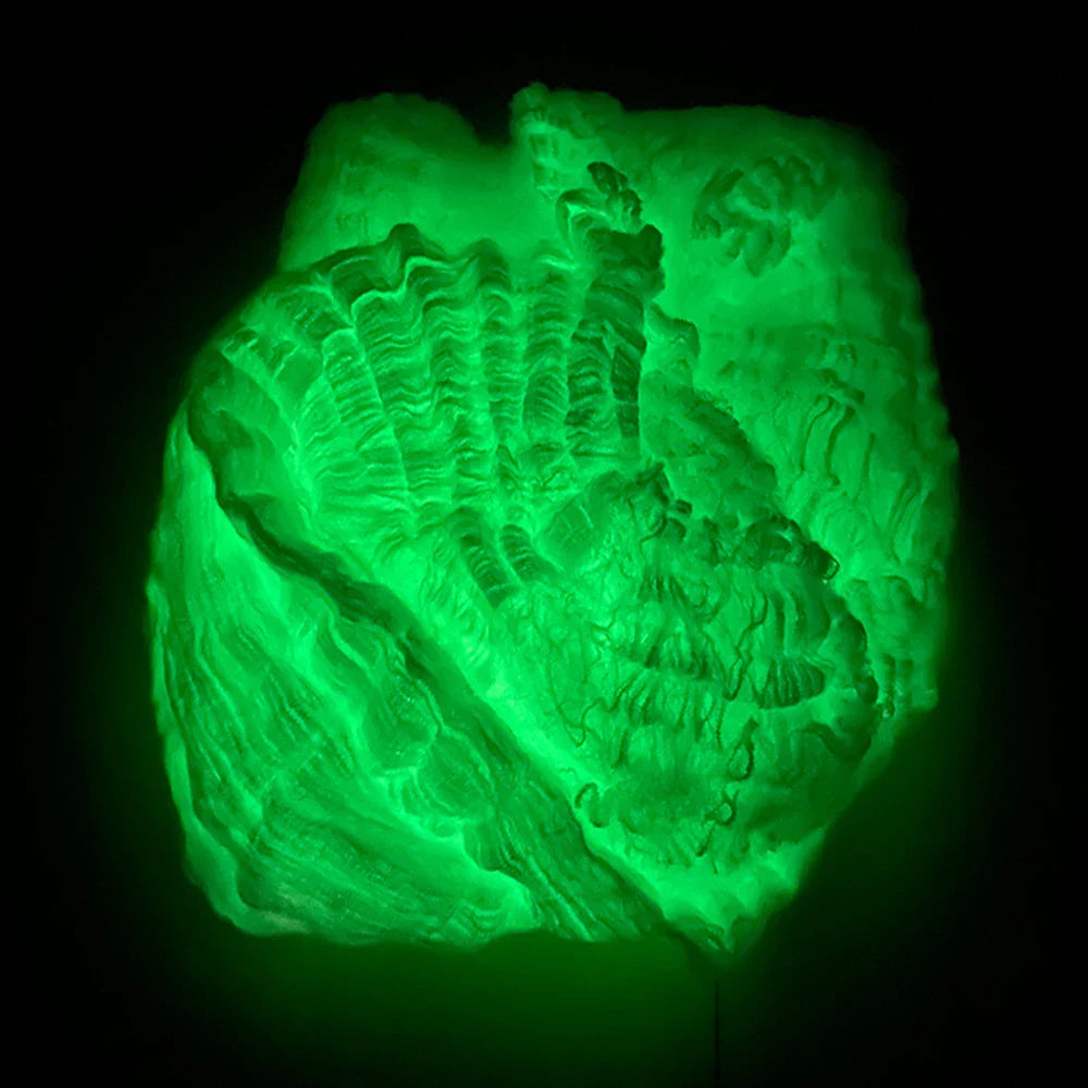 Fluorescencyjne pajęczyny do dekoracji ogrodowych