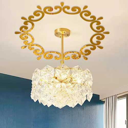 Artystyczne lustro o subtelnym designie