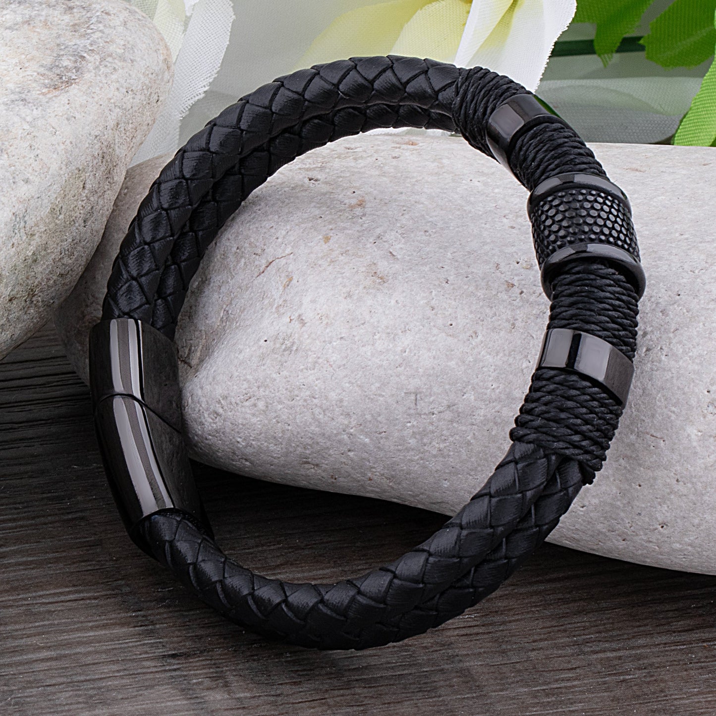 Damian – Elegancka skórzana bransoletka z czarnym stalowym zapięciem