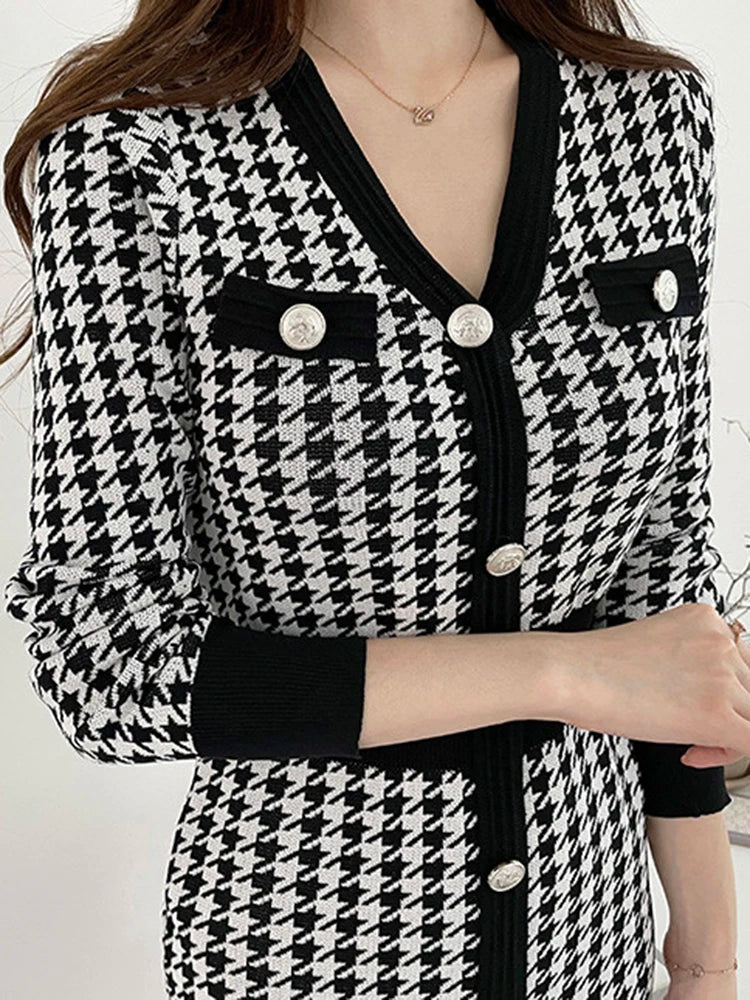 Charlotte – Stylowa midi-sukienka w wzór pied-de-poule