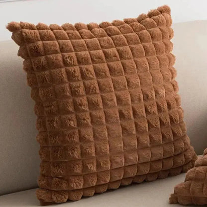 Pluszowy królik do zabawy i przytulania