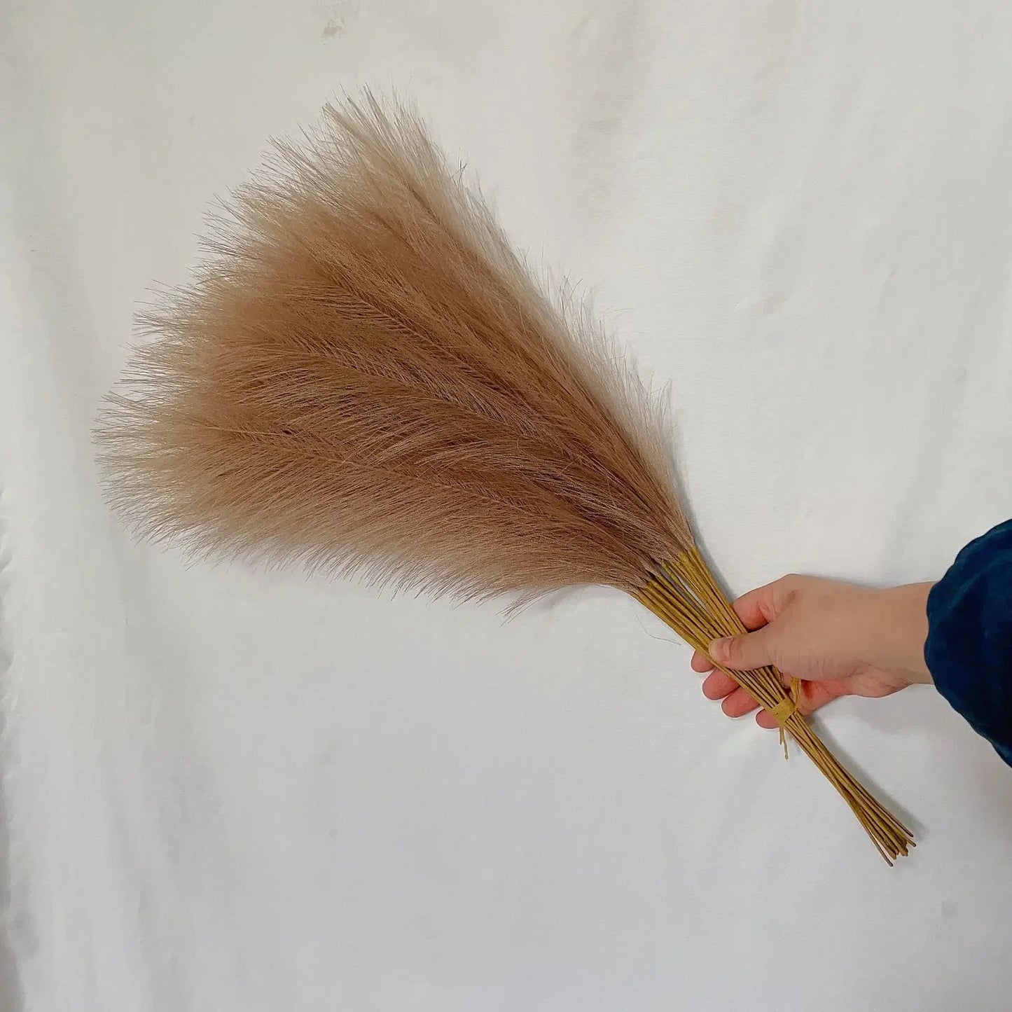 Stylowe sztuczne pióra pampasowe do dekoracji