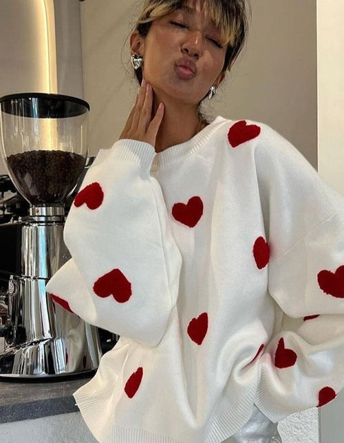 Eva | Ciepły sweter z urokliwym haftem serduszek
