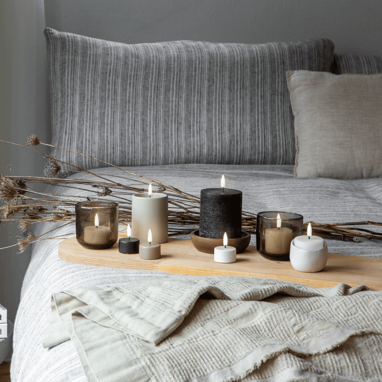 Białe LED świece do minimalistycznych wnętrz