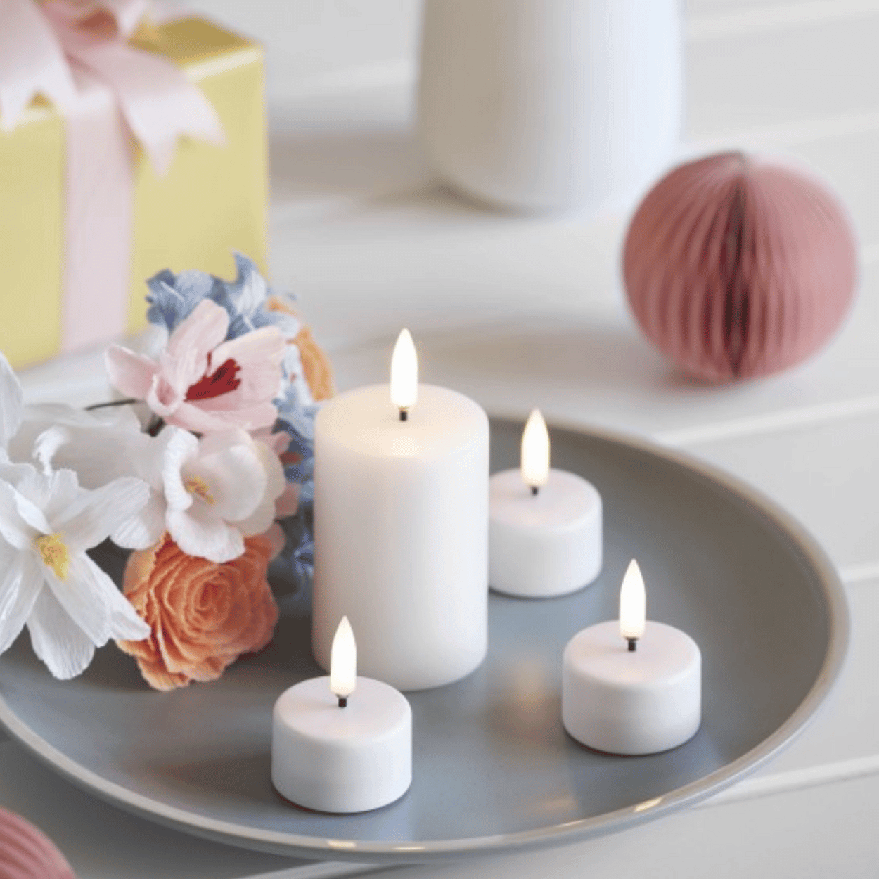 Białe LED świece do minimalistycznych wnętrz