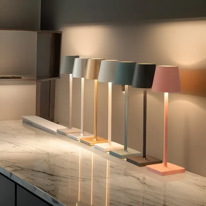 NordicAura - Wielofunkcyjna Bezprzewodowa Lampa Stołowa z Funkcją Ładowania