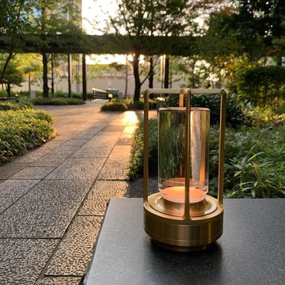 Bezprzewodowa lampa z kryształowym kloszem