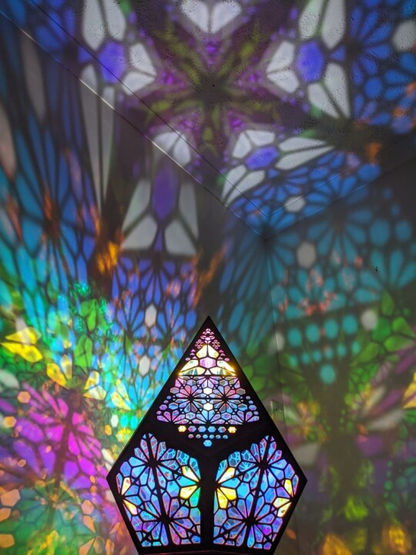 LumiAura Glas-in-Block Stylowa Lampa Stołowa LED