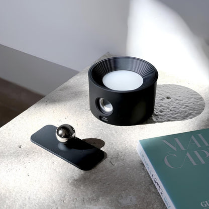 Bezprzewodowa lampa ścienna z funkcją ładowania - LumoFlex