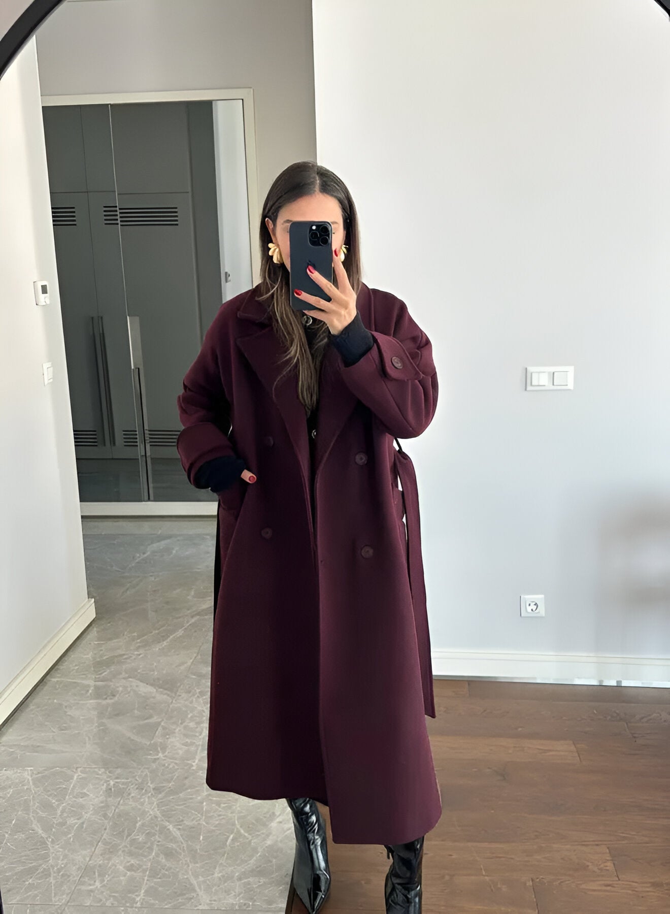 Burgundowa damska kurtka oversized z wełny - ponadczasowa elegancja