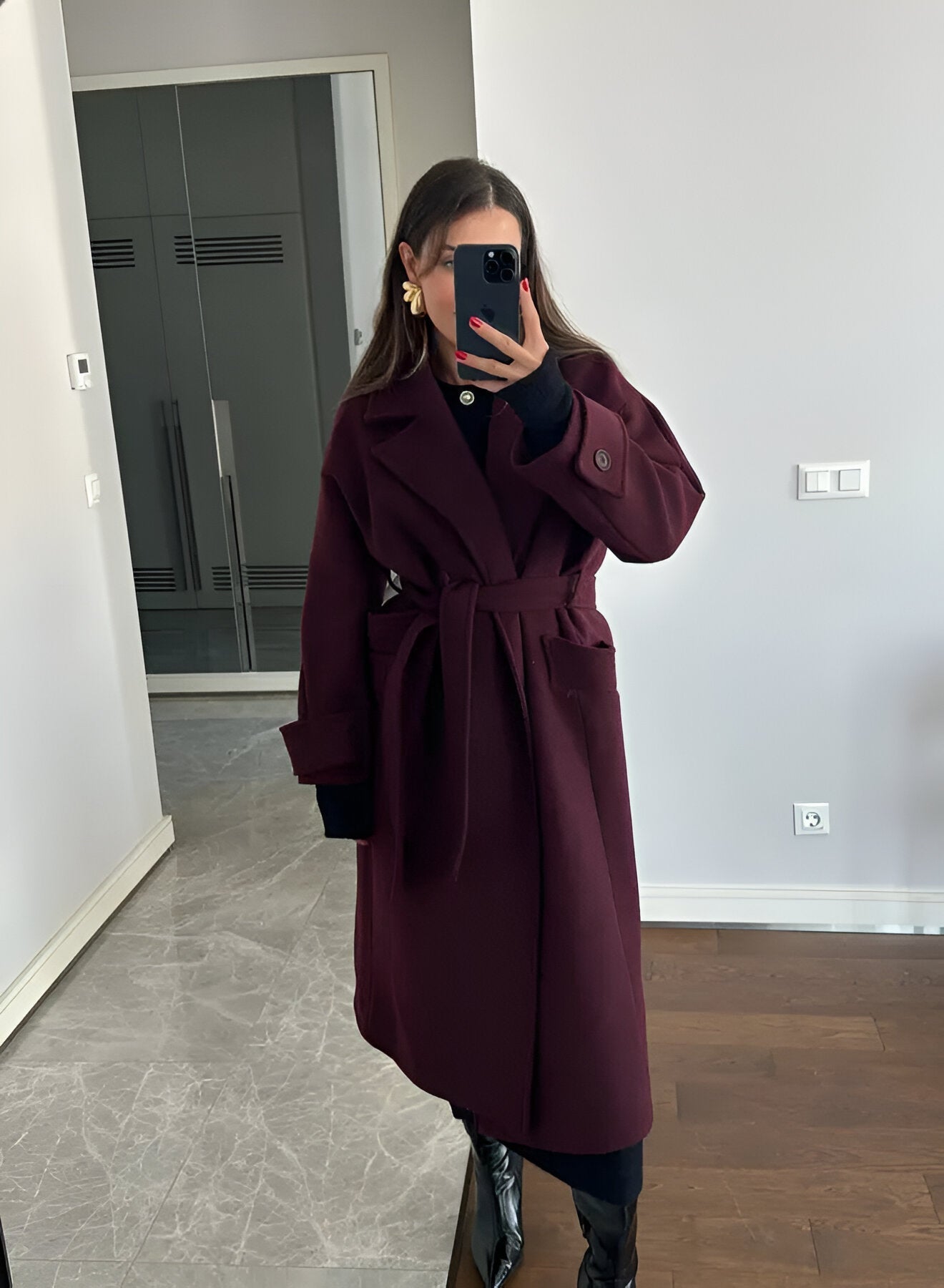 Burgundowa damska kurtka oversized z wełny - ponadczasowa elegancja