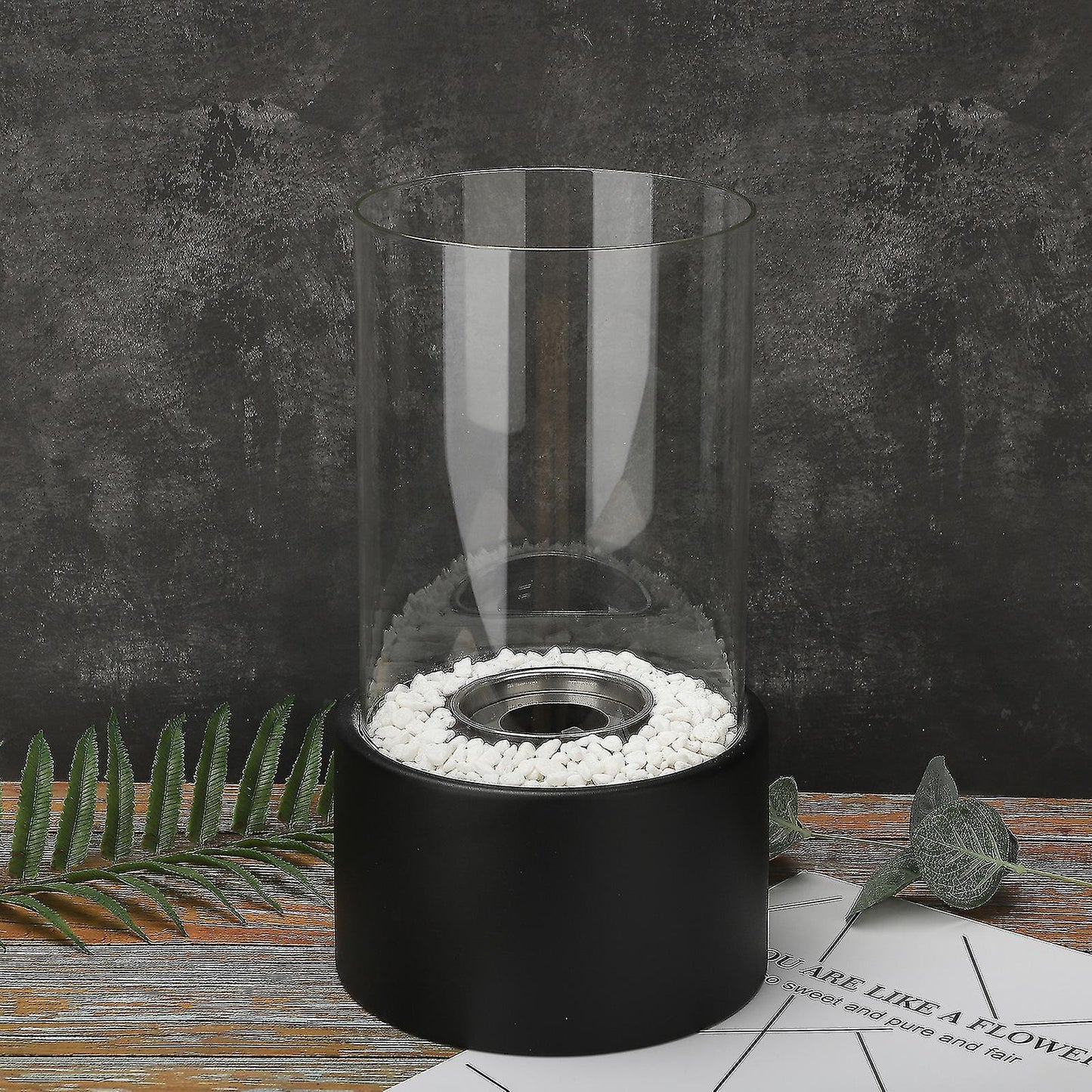 Klasyczna lampa olejowa z otwartym płomieniem - Lumora" 

Można to przekształcić na:

"Tradycyjna lampa olejowa z otwartym płomieniem - Lumora