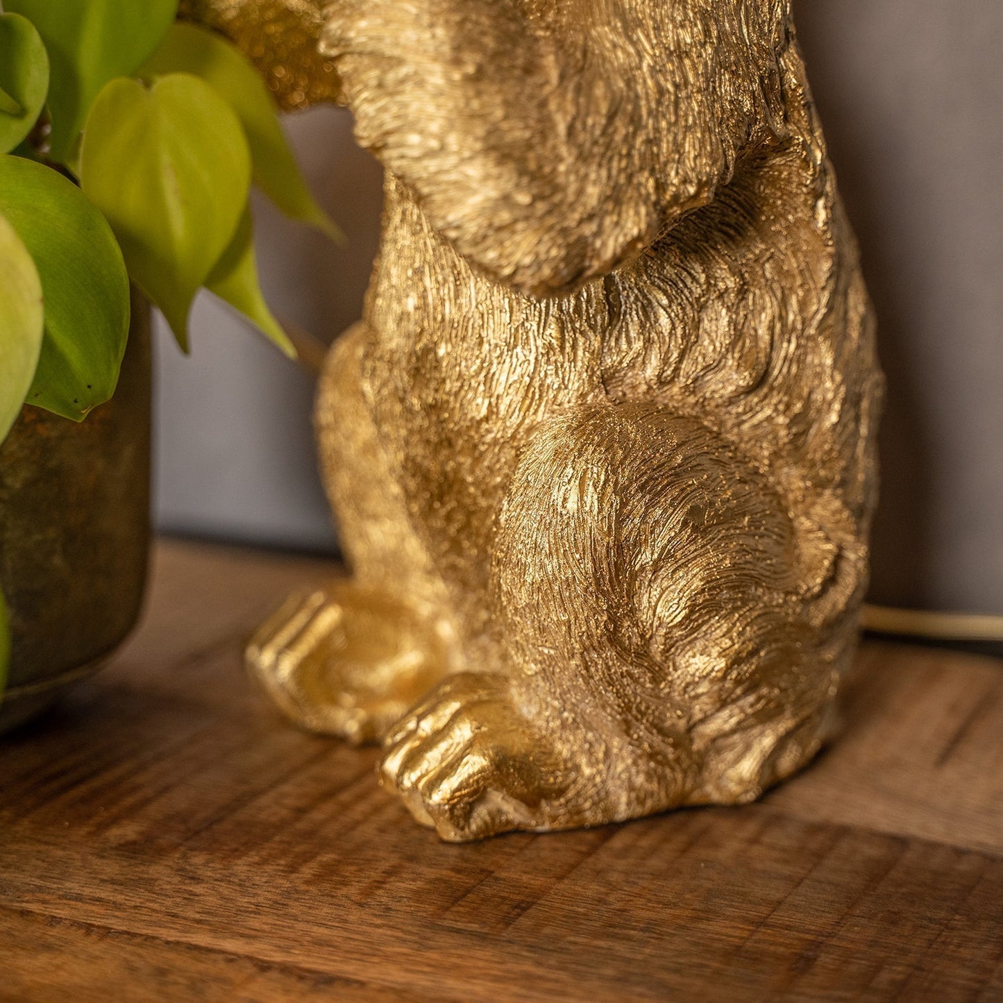 Złota Lampa Stołowa Małpa – Luksusowy Design GoldenChimp