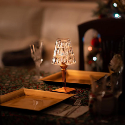 Stół Lampa w Kryształowym Designie – CrystalLuxe