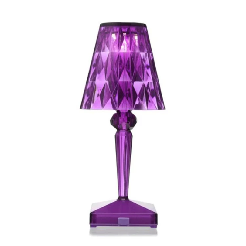 Stół Lampa w Kryształowym Designie – CrystalLuxe