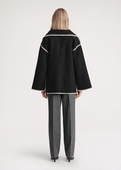 Elegancki Damski Płaszcz Zimowy z Wełny Merino z Wbudowanym Szalikiem