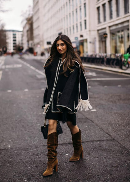 Elegancki Damski Płaszcz Zimowy z Wełny Merino z Wbudowanym Szalikiem