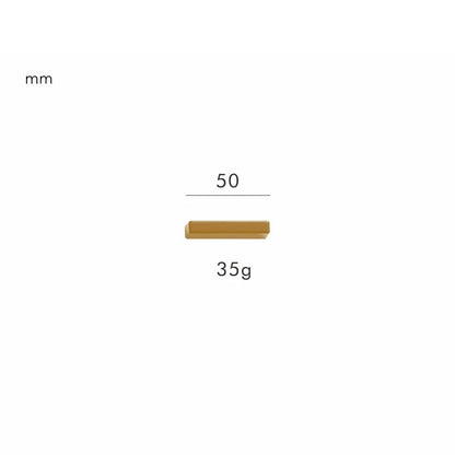 Numery na dom z mosiądzu w satynowym wykończeniu – ponadczasowa elegancja